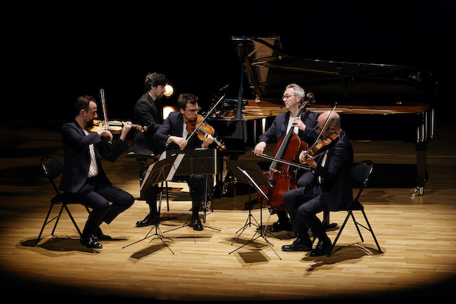 Quatuor Dutilleux et le pianiste Jorge Gonzalez Buajasan © Caroline Doutre