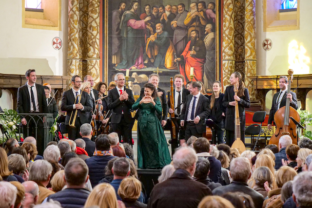 Cecilia Bartoli et l'ensemble Matheus dirigé par Jean-Christophe Spinosi à la Collégiale Saint-Pierre dans le cadre de Vague Classique