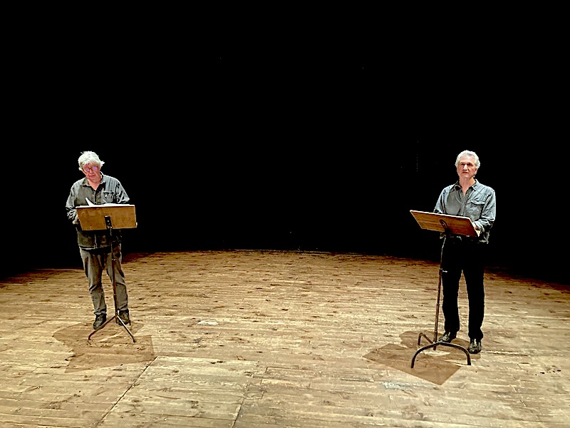 Alain Simon et Alex Grillo/ Le dos de la langue (Poésie courbe)/ Théâtre des Ateliers © M.C.