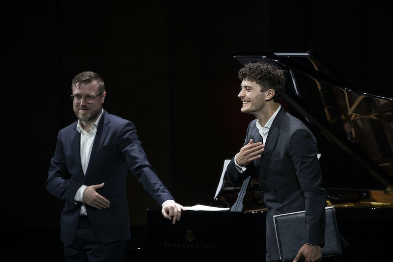 Concert du contre-ténor Jakob Jozef Orlinski et du pianiste Michal Biel le vendredi 11 juillet 2025 au Grand Théâtre de Provence. Festival d’Aix-en-Provence. Photographies de Vincent Beaume.