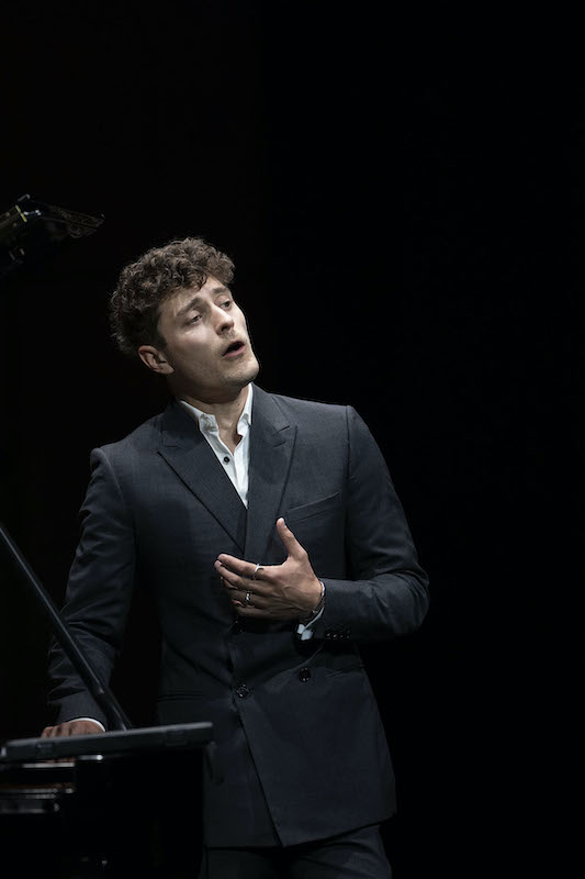 Concert du contre-ténor Jakob Jozef Orlinski et du pianiste Michal Biel le vendredi 11 juillet 2025 au Grand Théâtre de Provence. Festival d’Aix-en-Provence. Photographies de Vincent Beaume.