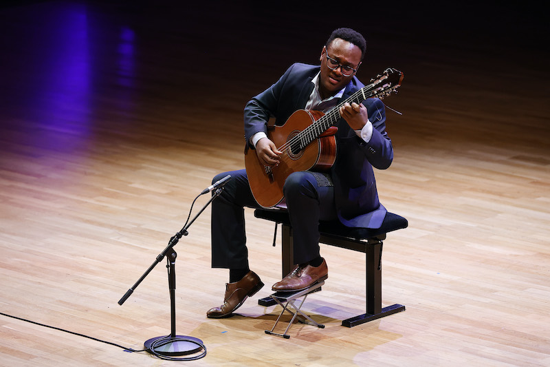 Raphaël Feuillâtre, guitare. Conservatoire Darius Milhaud. Aix-en-Provence. 07/04/2026. Photo Caroline Doutre / Festival de Pâques